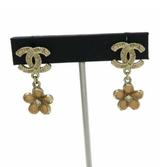 CHANEL CC Logos Gripoix Rhinestone Flower Stud Earrings Gold Tone A19V Auth - Picture 1 of 8